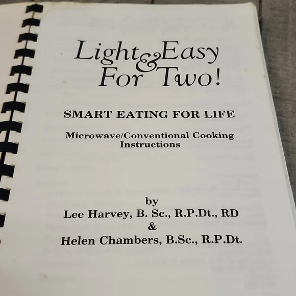 LIGHT AND EASY FOR TWO COOKBOOK 1991 - Picture 3 of 8